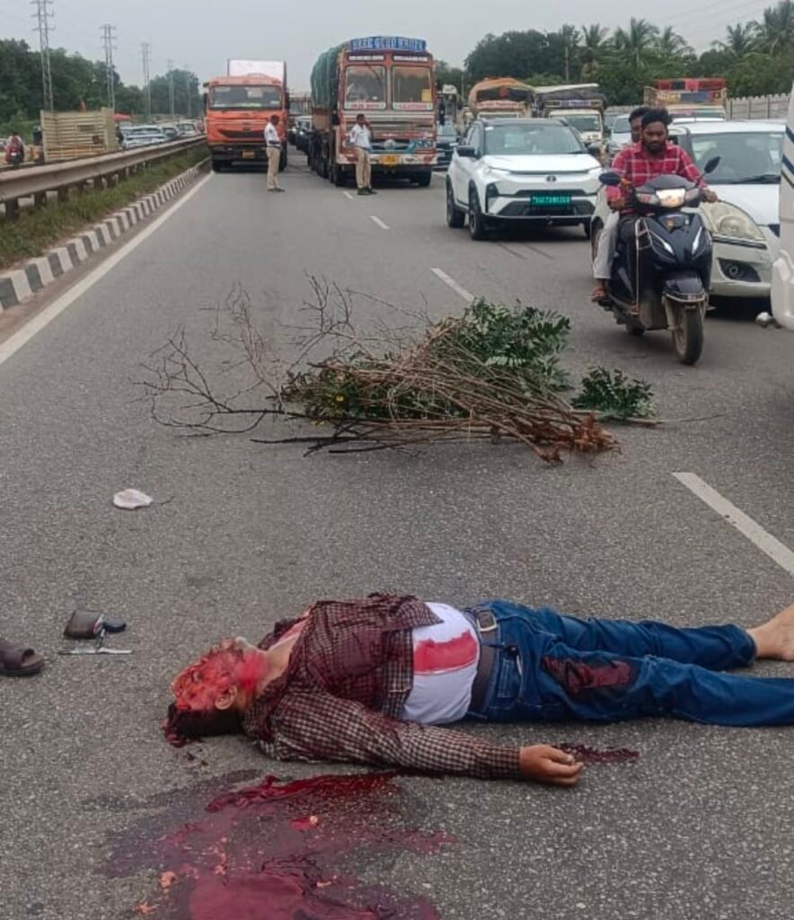 శంషాబాద్ లో ఘోర రోడ్డు ప్రమాదం