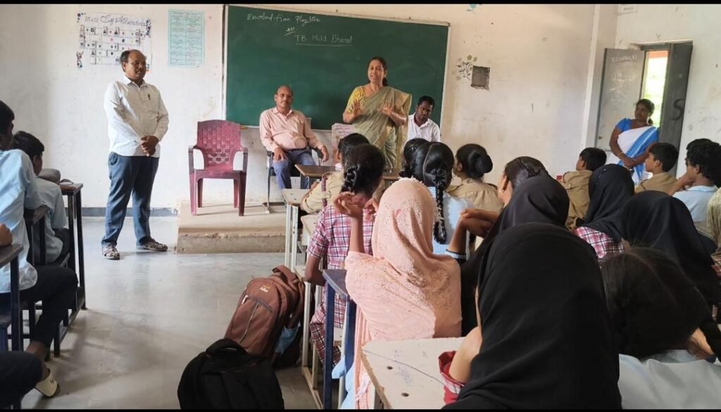 *ఫరూక్‌నగర్ హైస్కూల్లో ఎన్‌సీసీ విద్యార్థులకు టీబీ ముక్త భారత్‌పై అవగాహన*