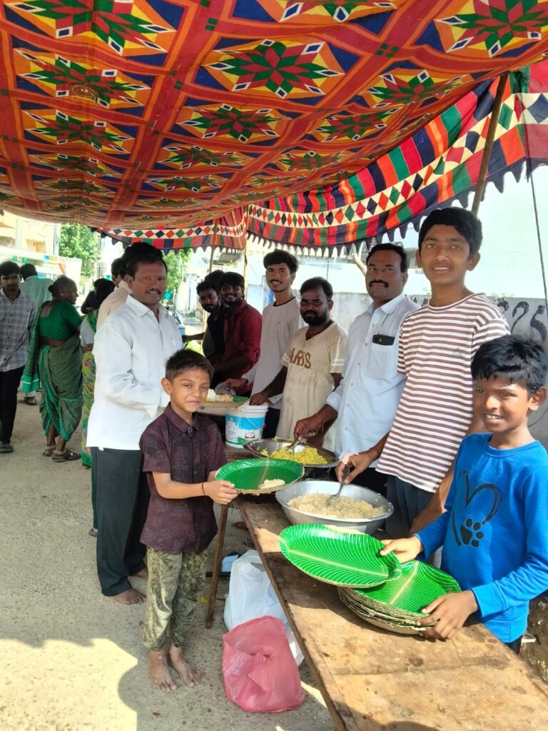 సీతారాంపురంలో భక్తిశ్రద్ధలతో మహా అన్నదానం