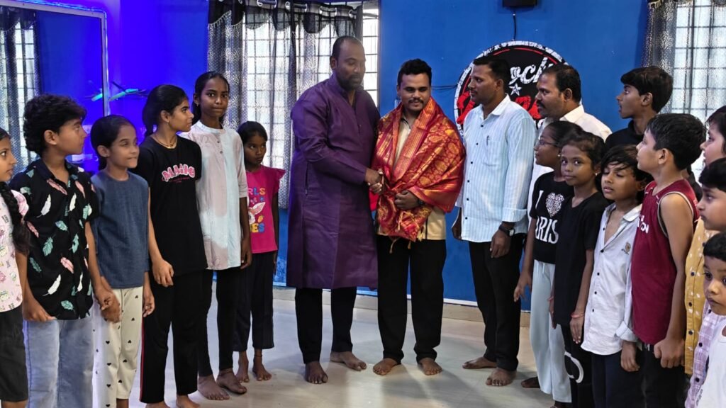 *ది ప్యారడైజ్ మూవీలో రాక్ డాన్స్ అకాడమీ విద్యార్థుల స్టెప్పులు*