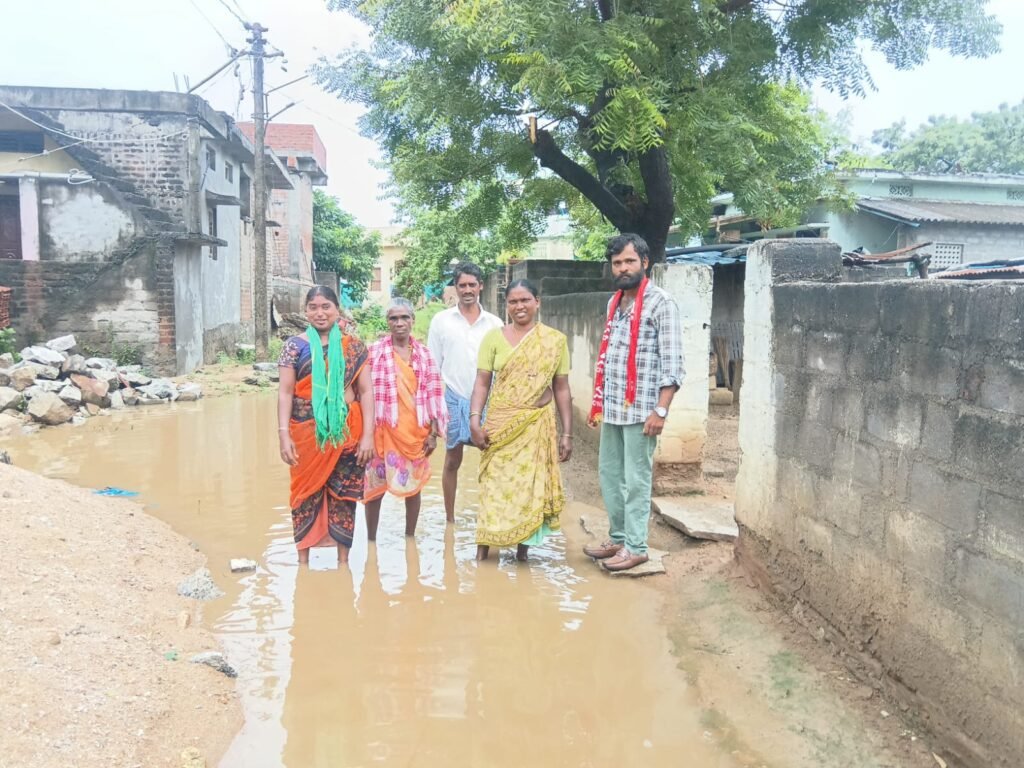 అంతర్గత సైడ్ కాల్వ లా నిర్మాణం చేపట్టాలని ప్రభుత్వాన్ని డిమాండ్ చేశారు
