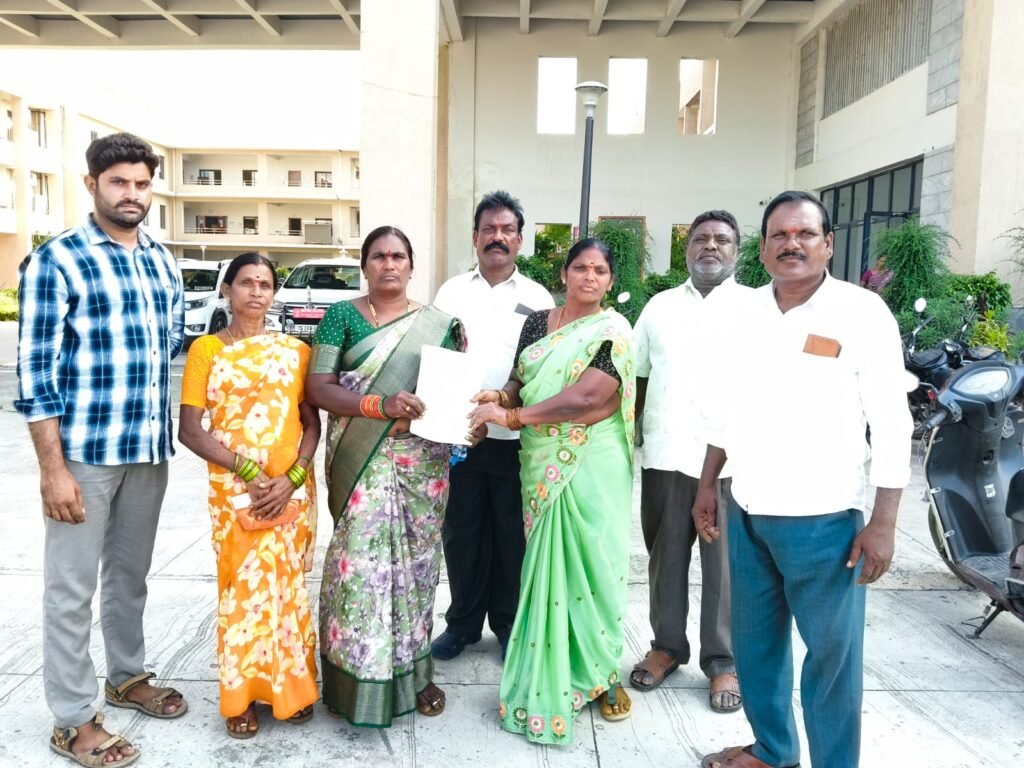 వెలికట్ట పంచాయతీ కార్యదర్శి పై చర్యలు తీసుకోవాలి