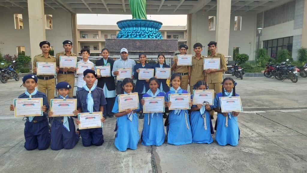మహబూబాబాద్ జిల్లా స్థాయి పీఎం SHRI పాఠశాలల మాక్ పార్లమెంట్ నిర్వహణ