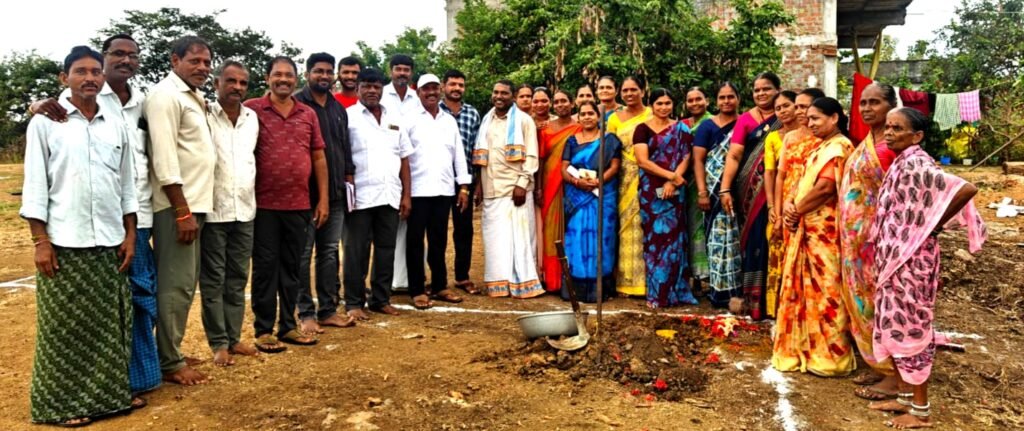 ధర్మరావుపేటలో వీవో భవన నిర్మాణానికి భూమిపూజ