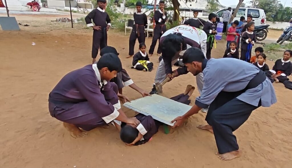 దేశ భవిష్యత్తు యువత చేతుల్లోనే ఉంది